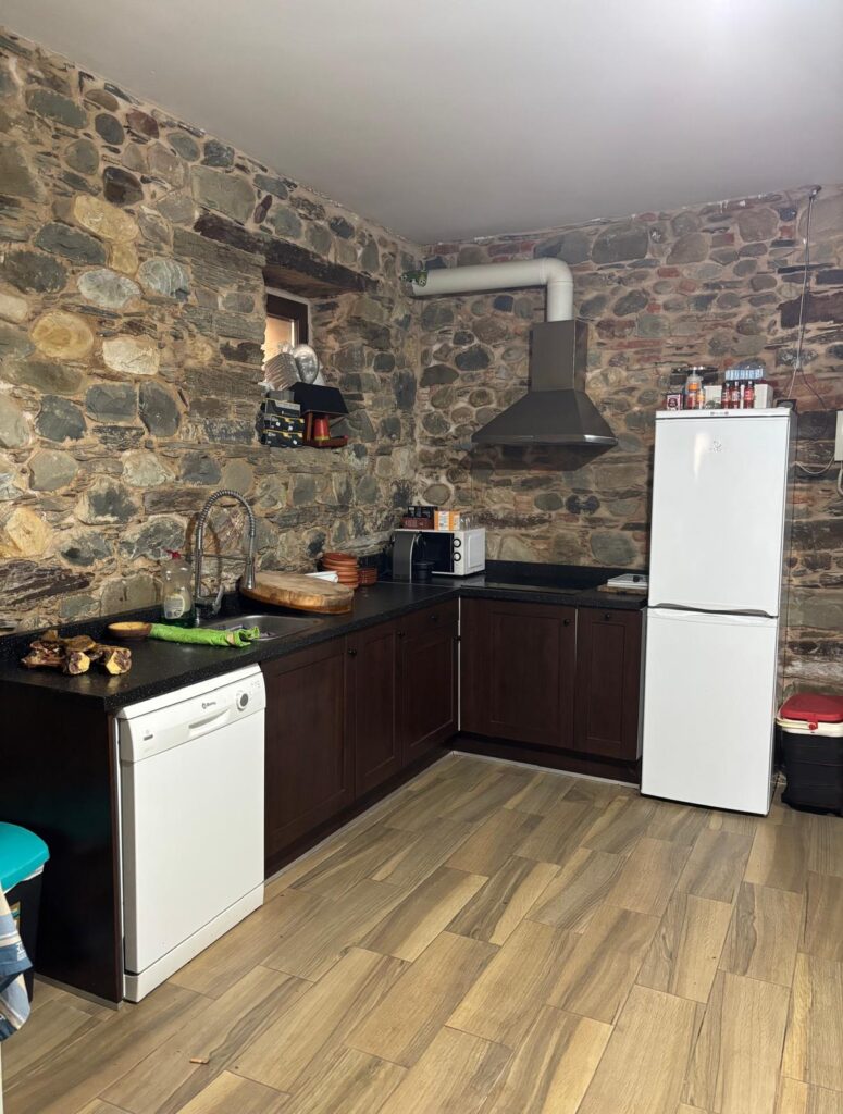 Cocina rústica de la planta baja